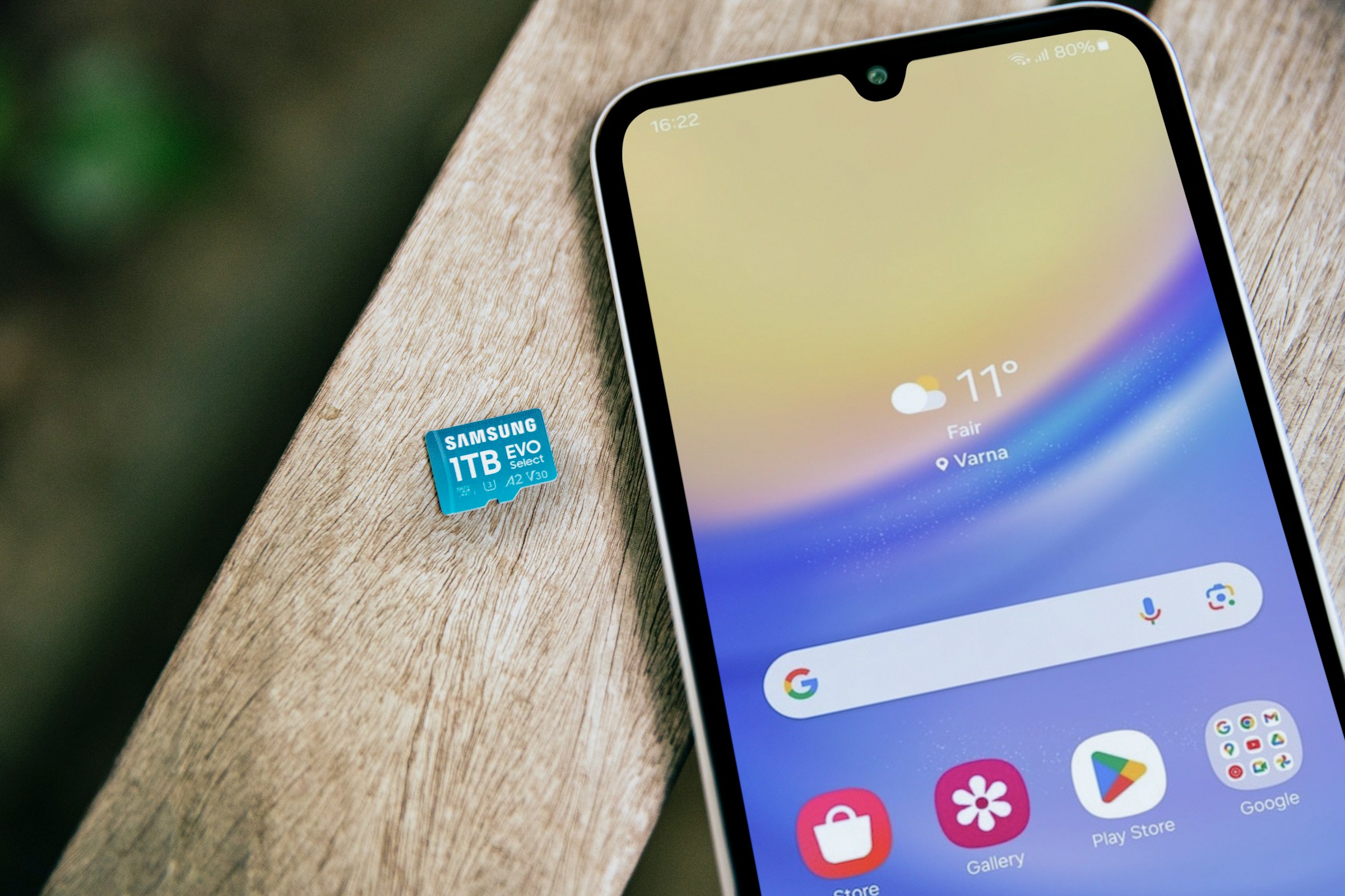 オーストラリア留学で利用するSIMカードとスマートフォン