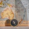 オーストラリア留学先を調べるための地図とコンパス